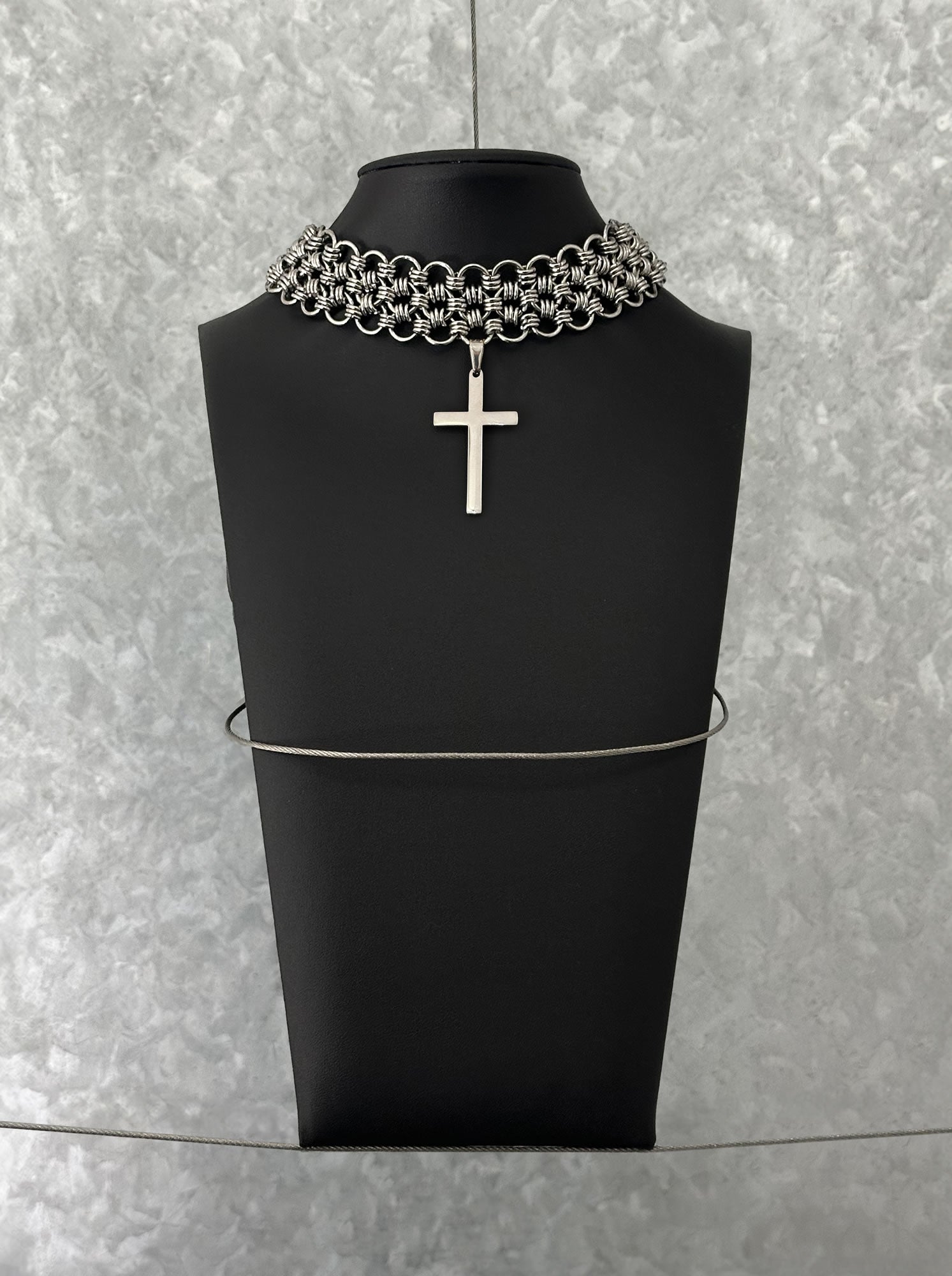 Libertie Cross Choker