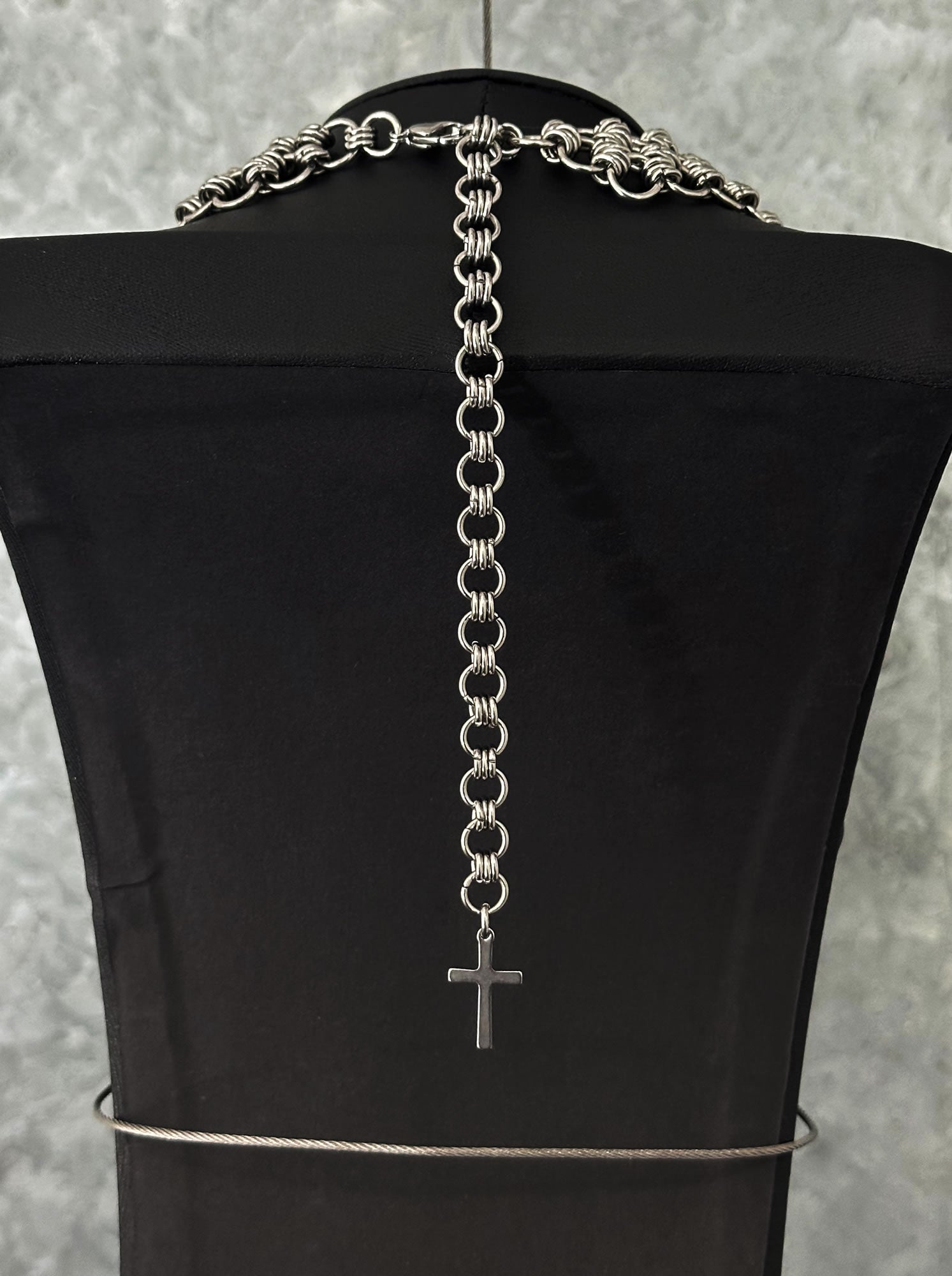 Libertie Cross Choker