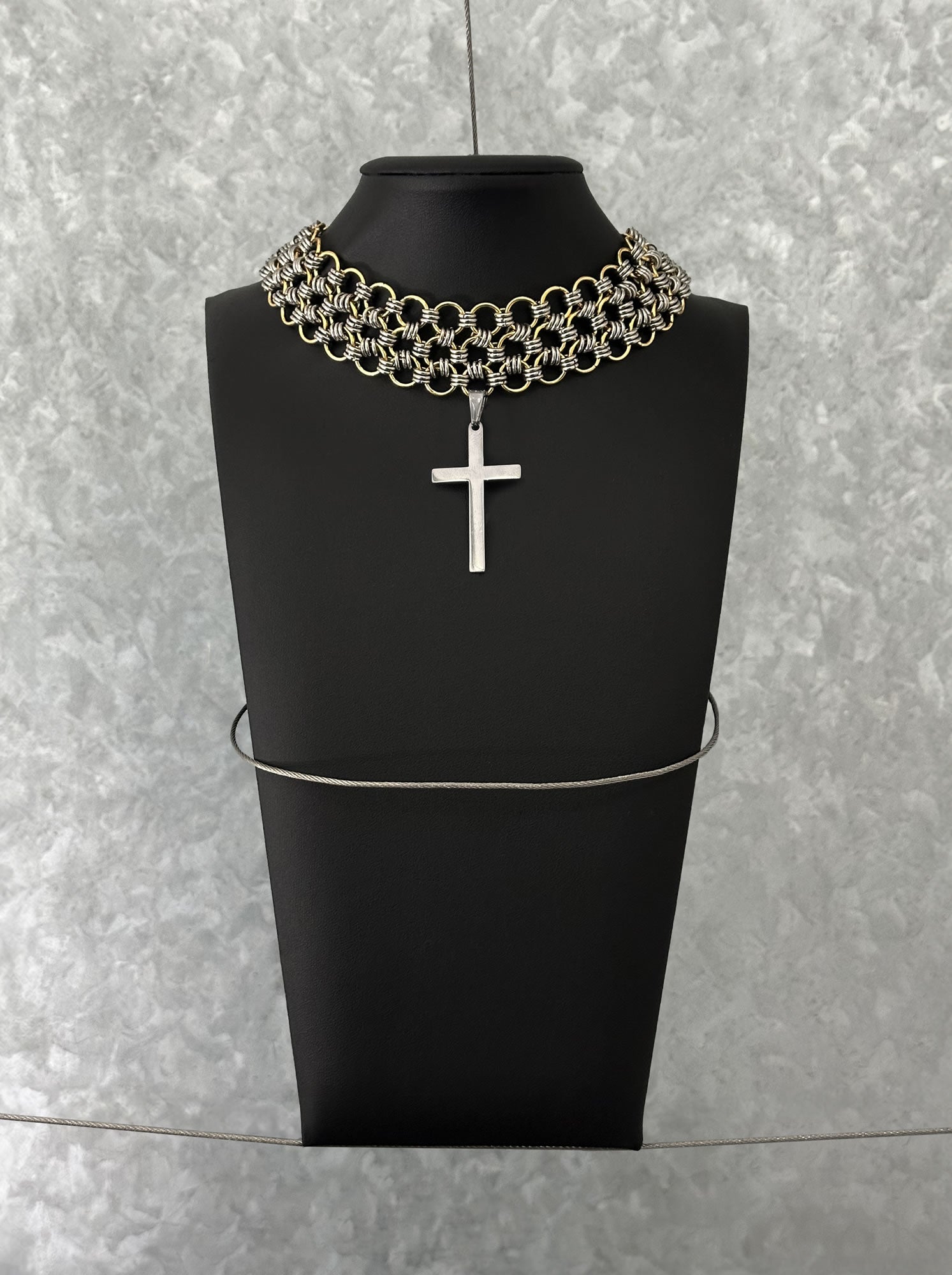 Libertie Cross Choker