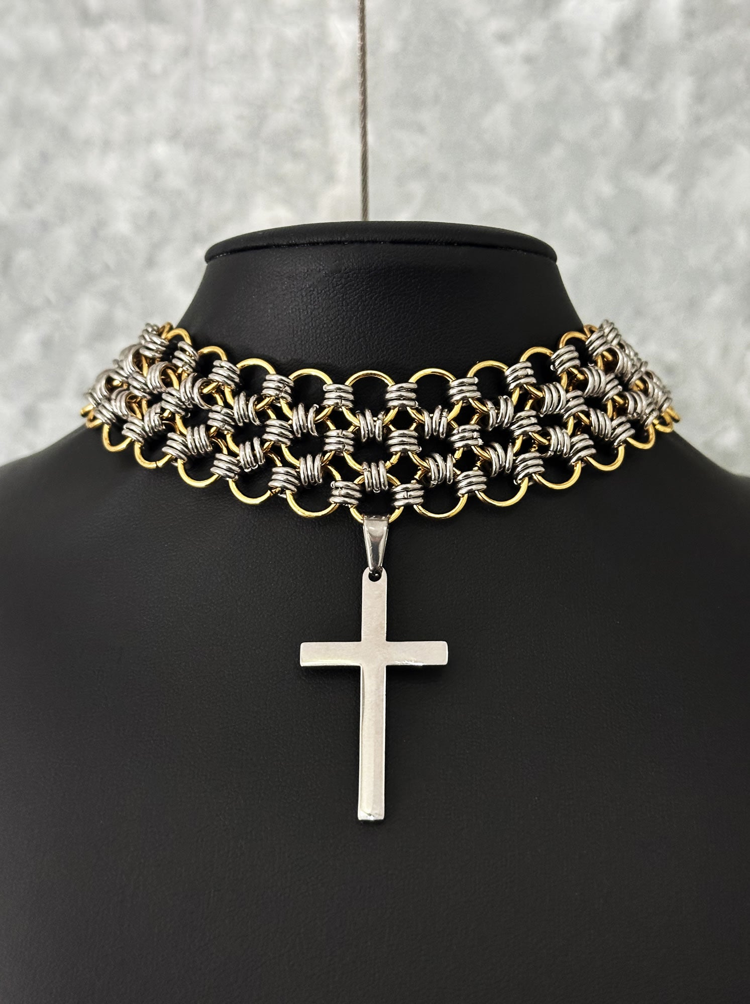 Libertie Cross Choker